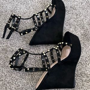 LILIANA Studded Wedges